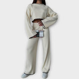 Πλεκτό Σετ με Cropped Μπλούζα και Εκλεπτυσμένες Λεπτομέρειες