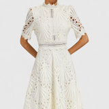 Λυδία - κομψό μεσοφόρι με δαντέλα για γυναίκες