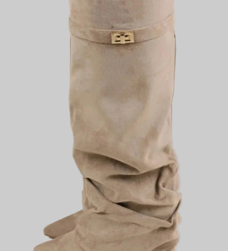 Ψηλές Μπότες με Κομψό Σχεδιασμό