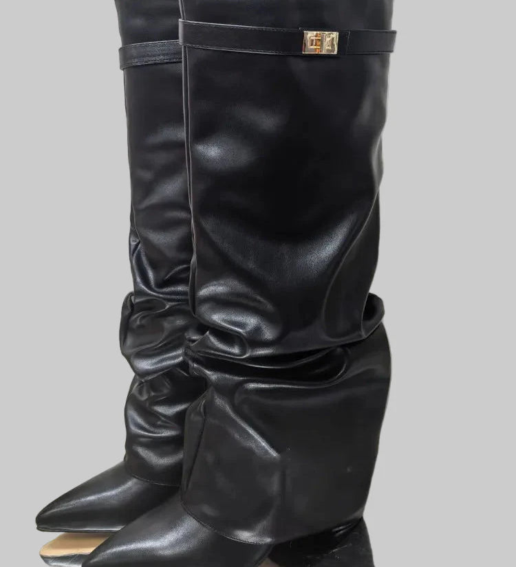 Ψηλές Μπότες με Κομψό Σχεδιασμό