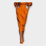 Κομψό φόρεμα με εκλεπτυσμένο σχεδιασμό και minimal αισθητική